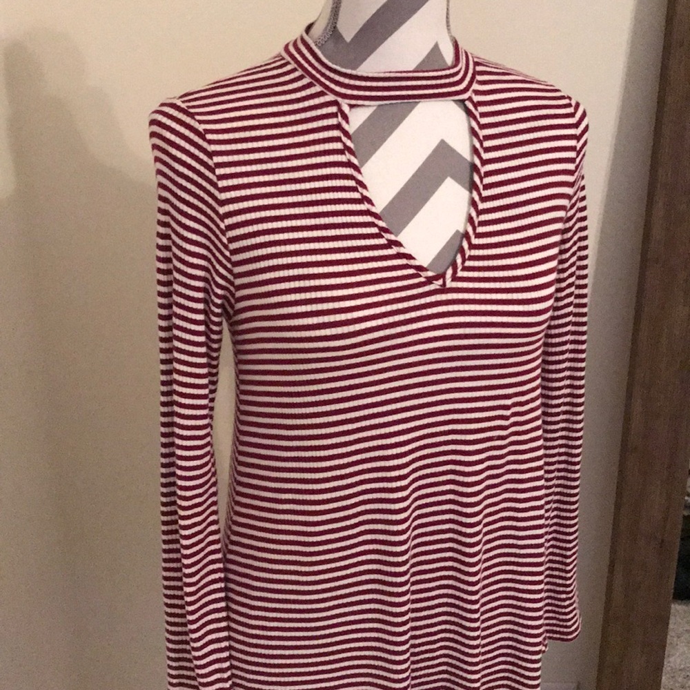 Fantastic Fawn choker vneck tunic size Med